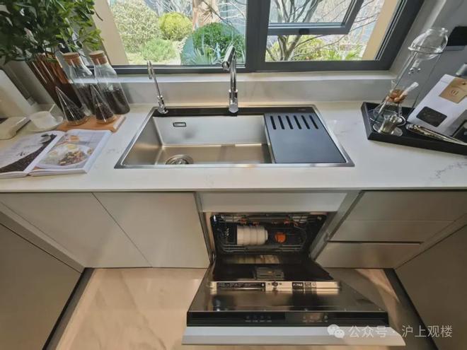 布：中环铂樾线上预约可享团购优惠新葡京百度热搜@中环铂樾售楼处发(图3)